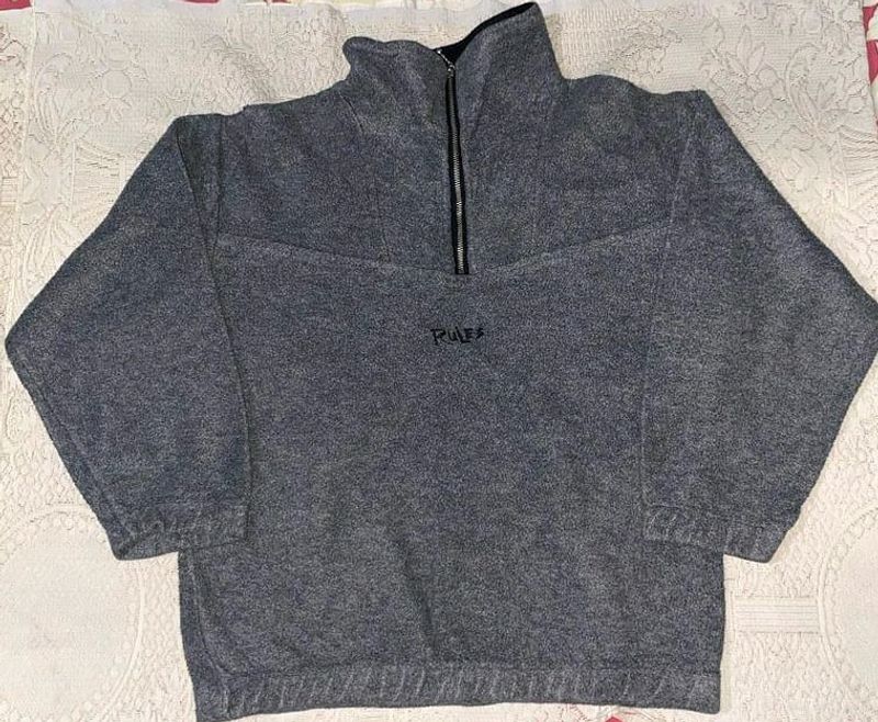 Aesthetic Grey Crop Sweatshirt