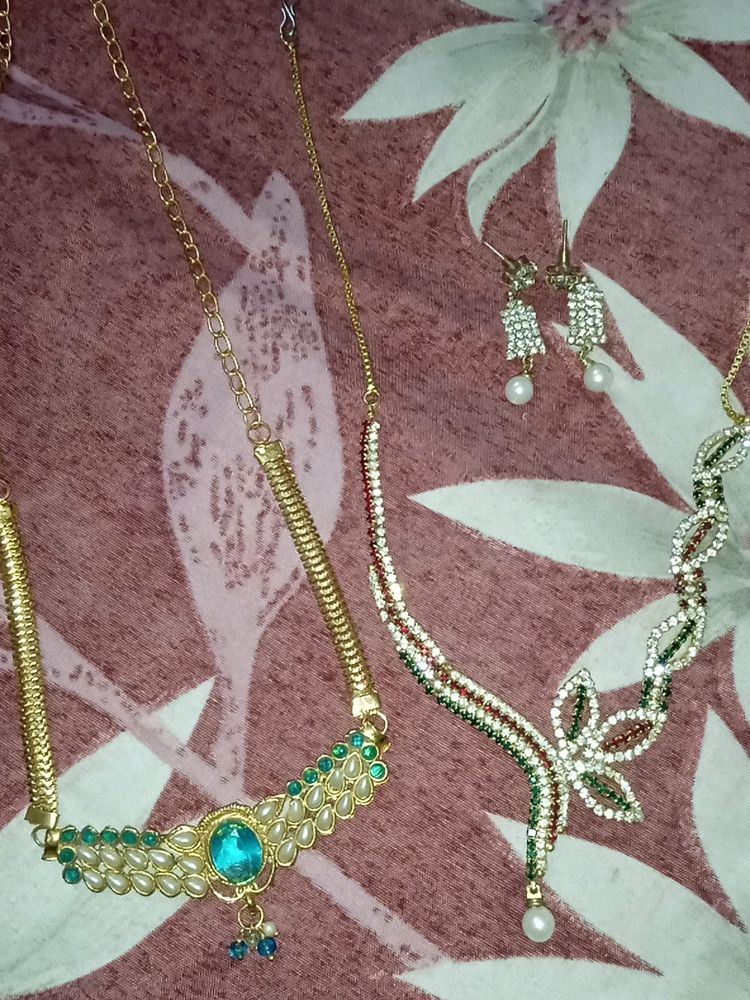 2 Sets Of Necklace