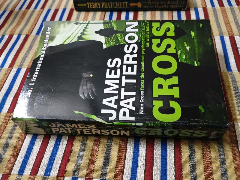 Cross By James Patterson New And Orig.