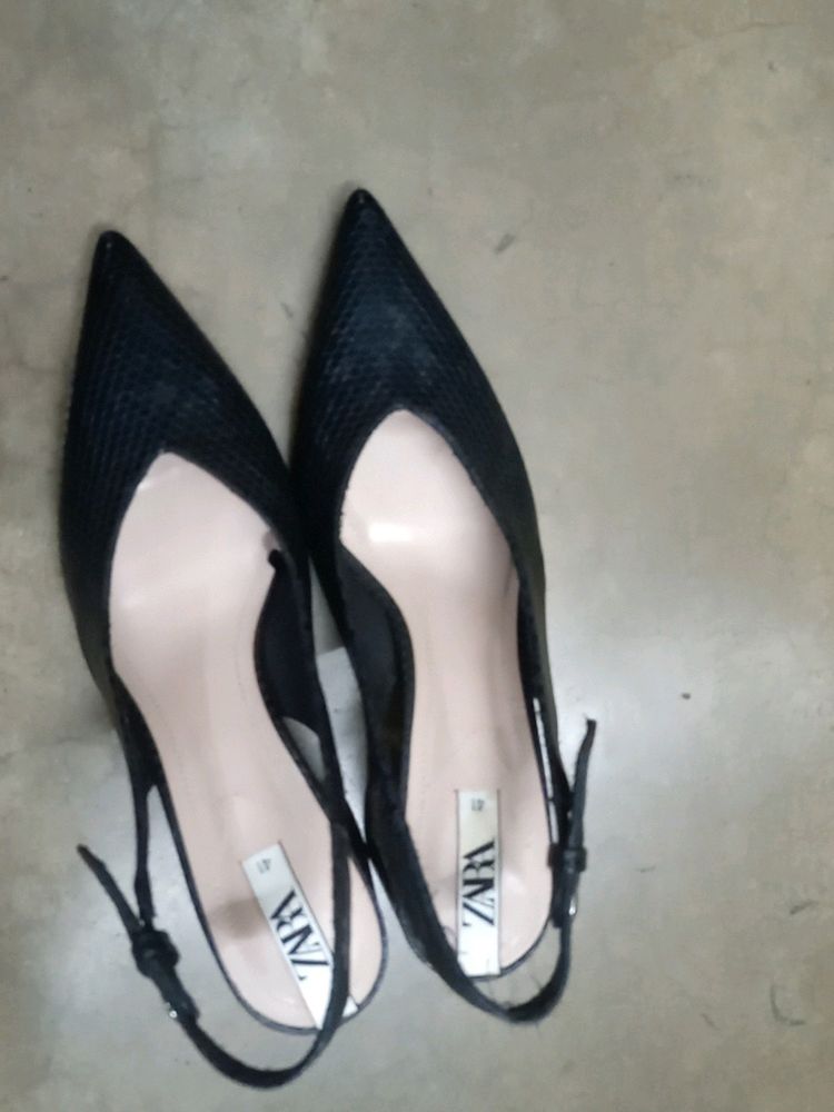 Black Heel (Zara)