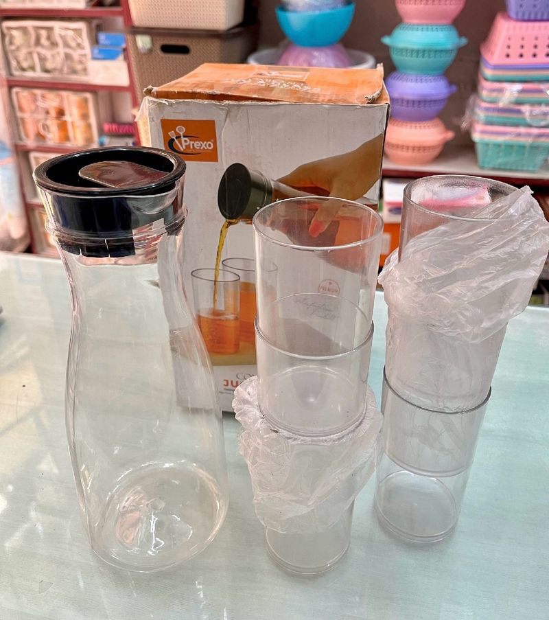 Plastic Jug + 6 Glasses