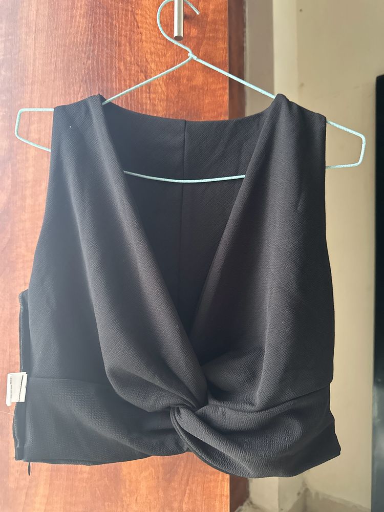 Black Front Knot Top