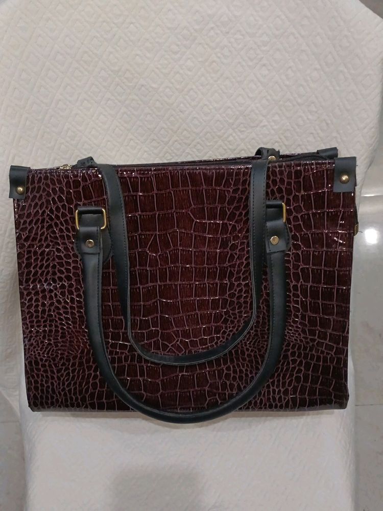 Stealer Deal Handbag