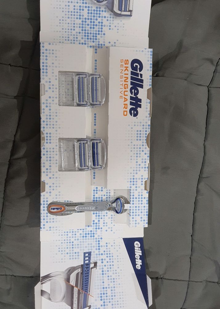 Gillette Shaving Combo