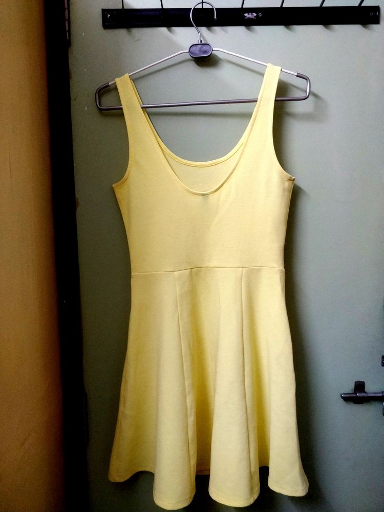 Pretty Yellow Dress