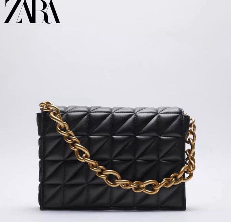 Zara Quilted Chunky Chain Shoulder Bag.