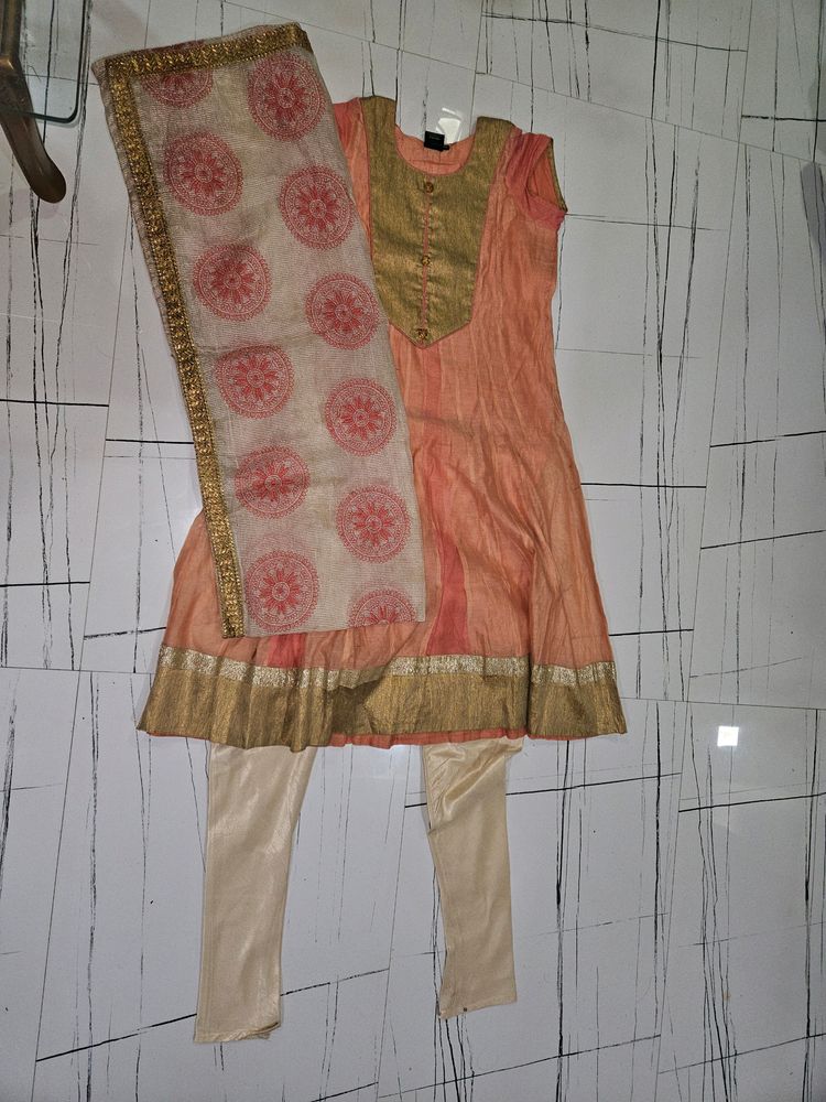 Women Ethnic Kurta Set