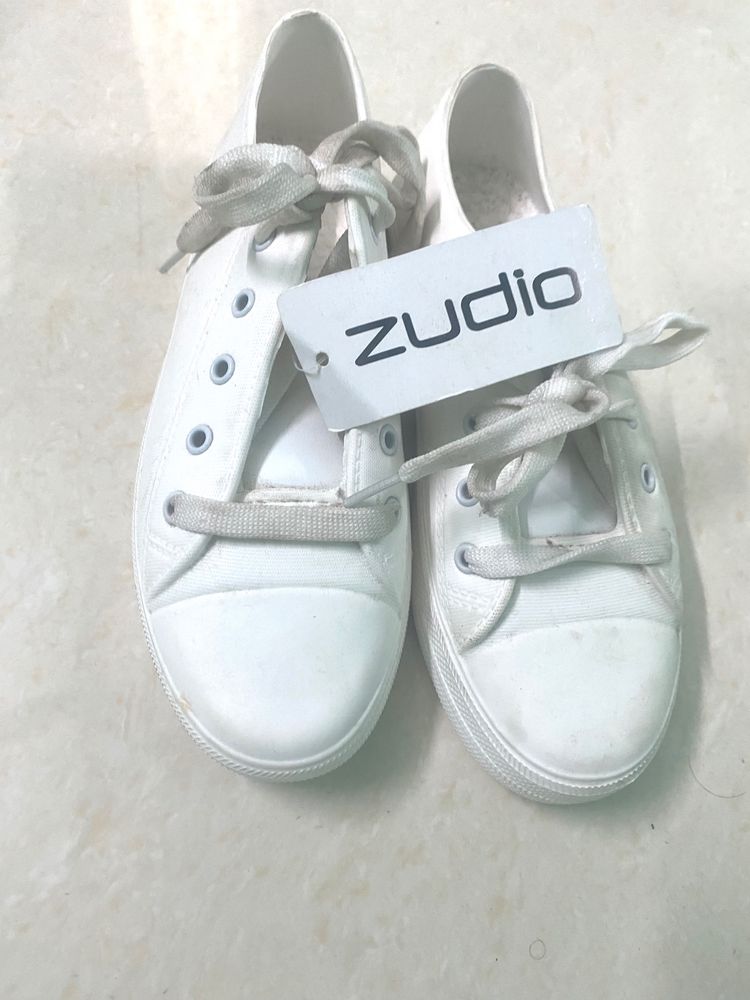 New Zudio Shoe With Price Tag