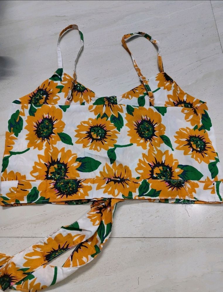 Sunflower 🌻 Print Crop Top.