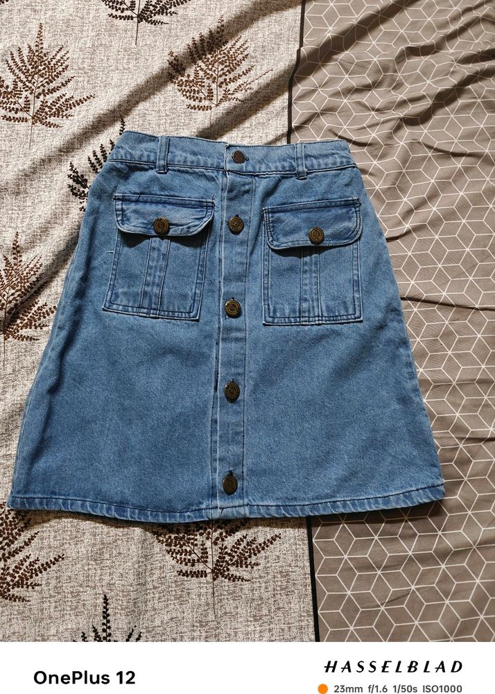 Nice Denim Skirt With Metal Buttons