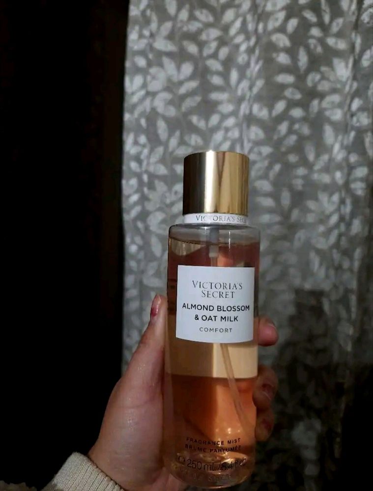 Victoria's Secret Almond Blossom & Oat Milk Mist