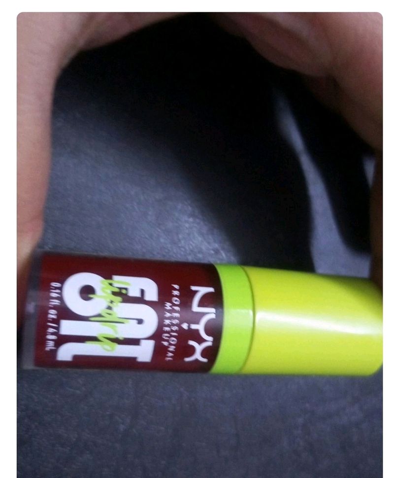 NYX FAT LIP OIL