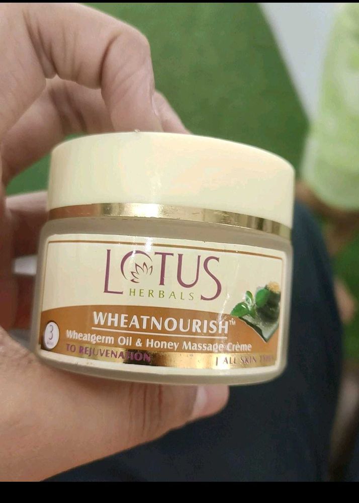 Lotus Cream