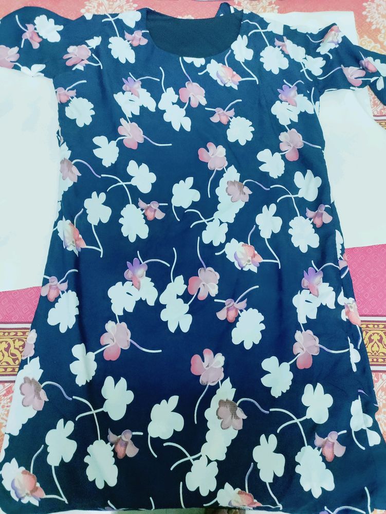 Floral Short Kurti With Belt