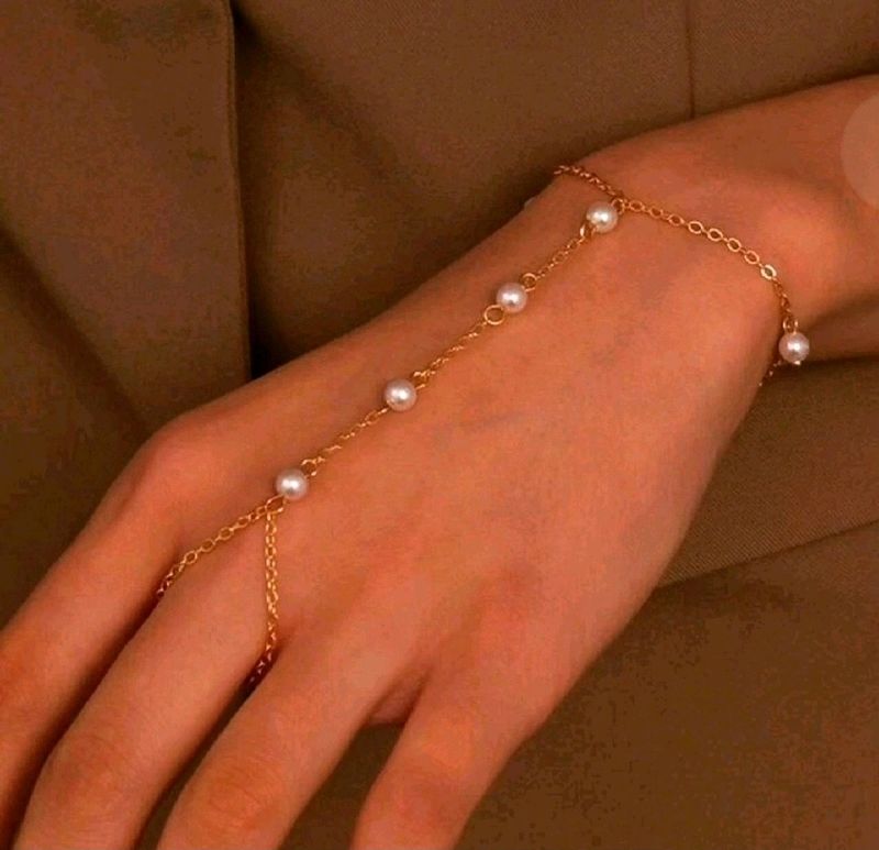 Faux Pearl Beaded Metal Finger Bracelet