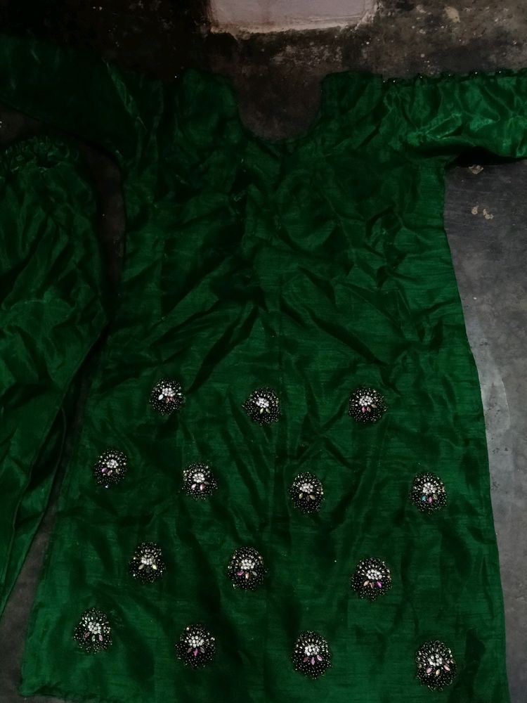 Gorgeous Kurta And Pant, Best For Party Wear.