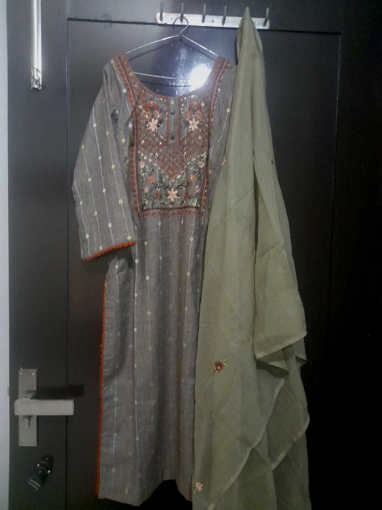 Kurti With Dupatta