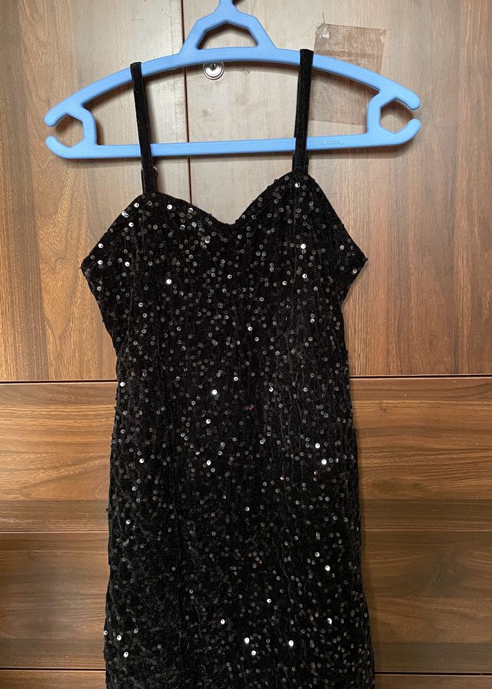 Pice Drop 🥳Chic Black Sequin Dress - Worn Once!
