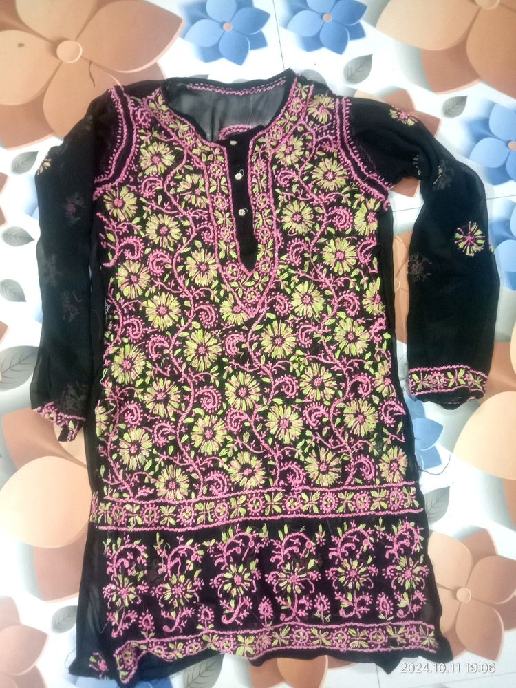 Chikankari kurti