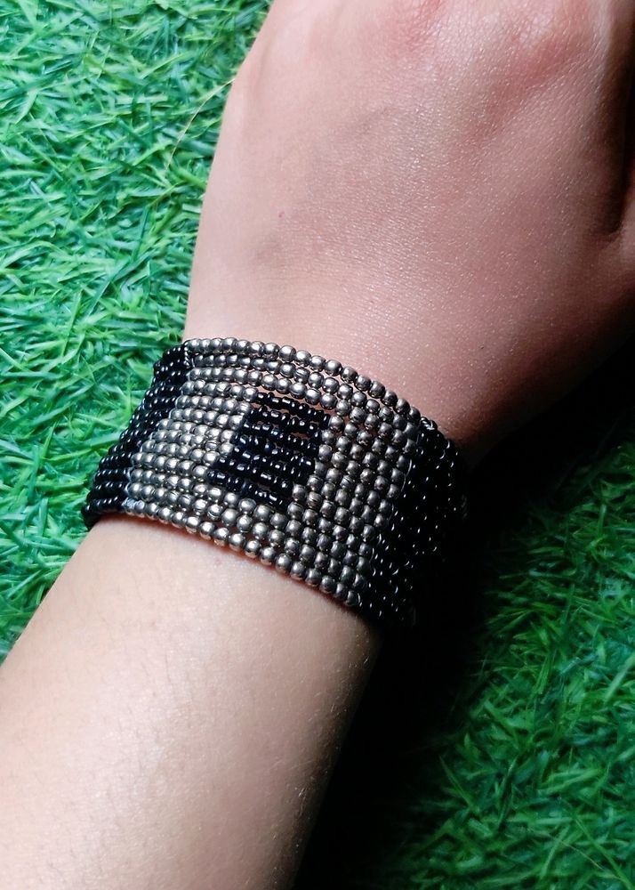 Black & Silver Beaded Bracelet