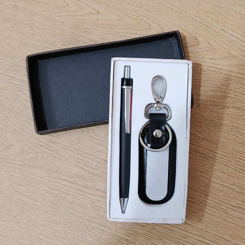 New Key Chain & Pen Gift Set For Men & Women Black