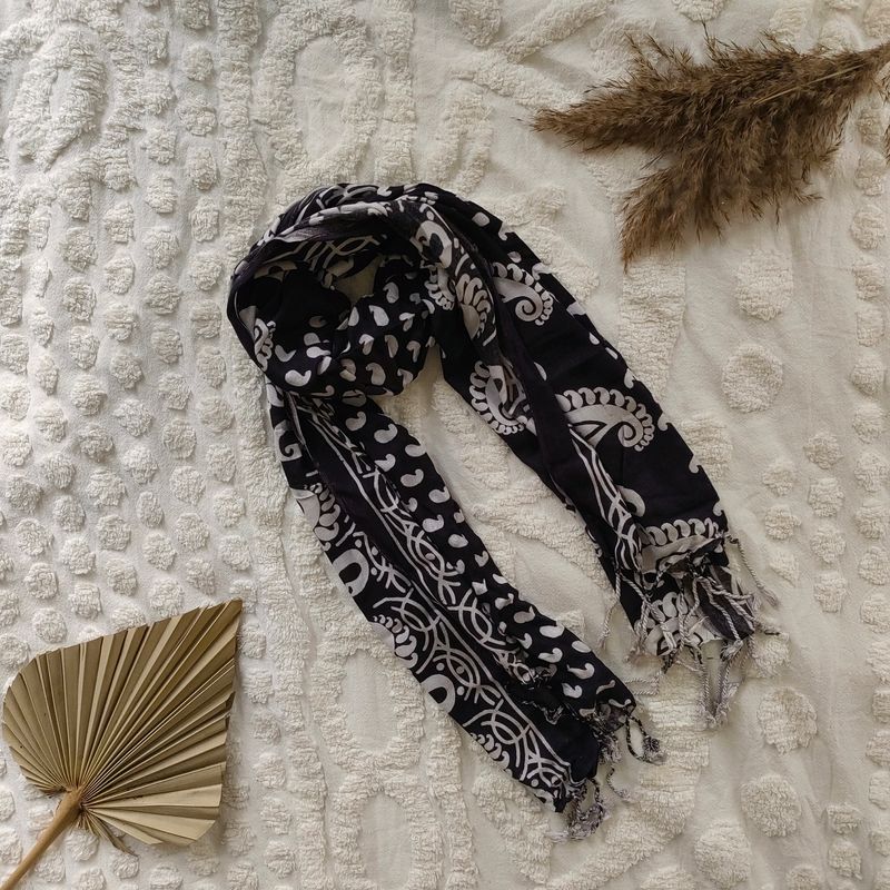 Black & White Rayon Printed Stole