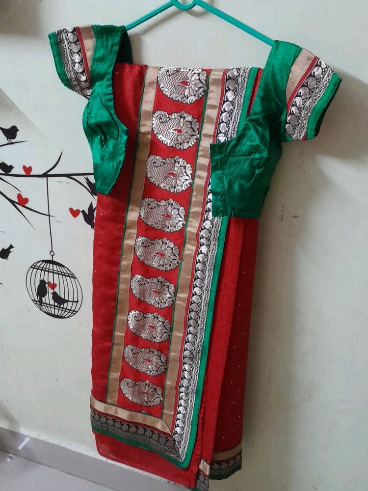 Beautiful Saree With Heavy Border