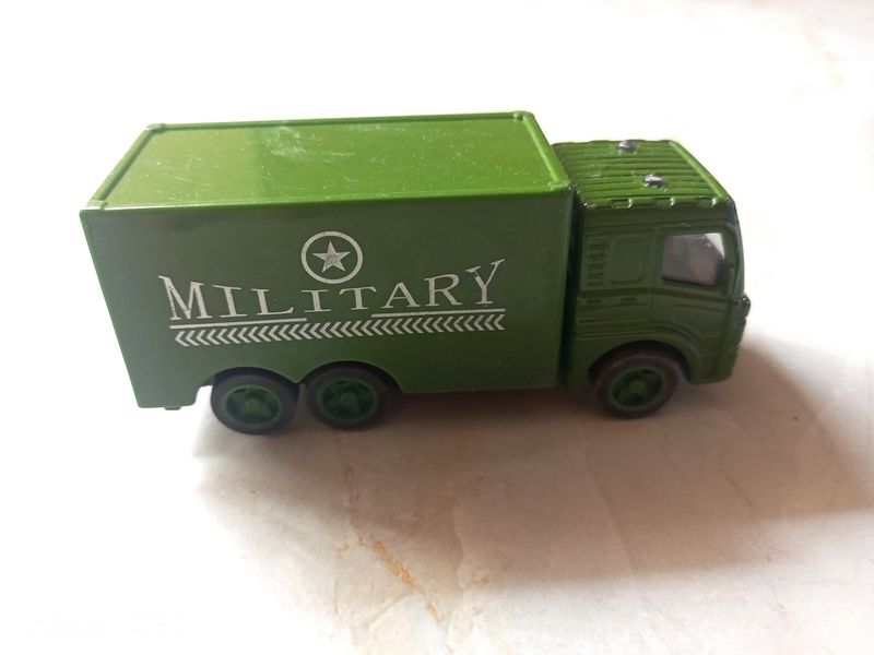 Small Pullback Green Military Van