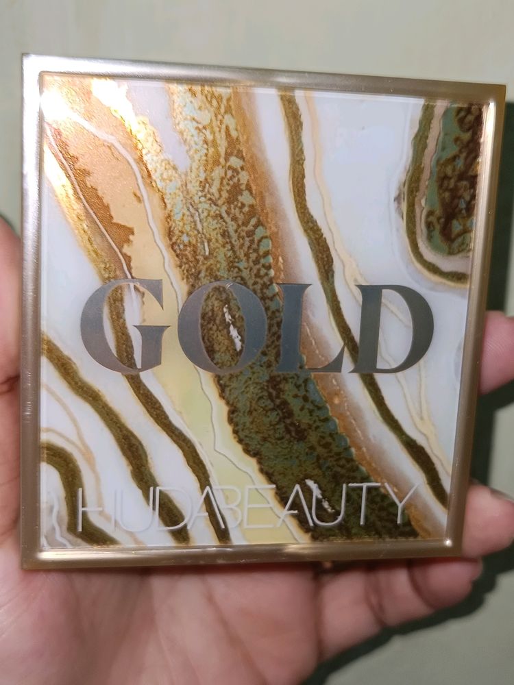 Huda Beauty Gold Obsessions Eyeshadow Palette