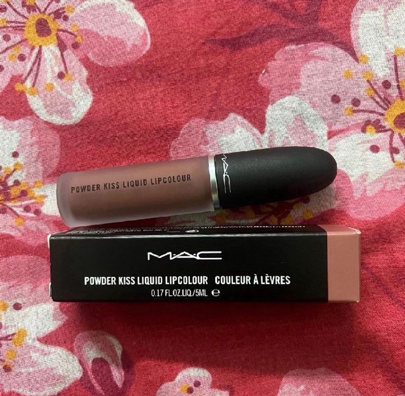 MAC Powder Kiss Liquid Lipstick "Date-Maker"