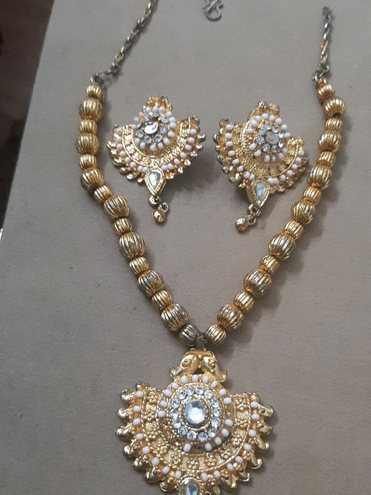 Necklace Set