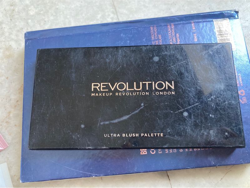 Revolution Blush Palette