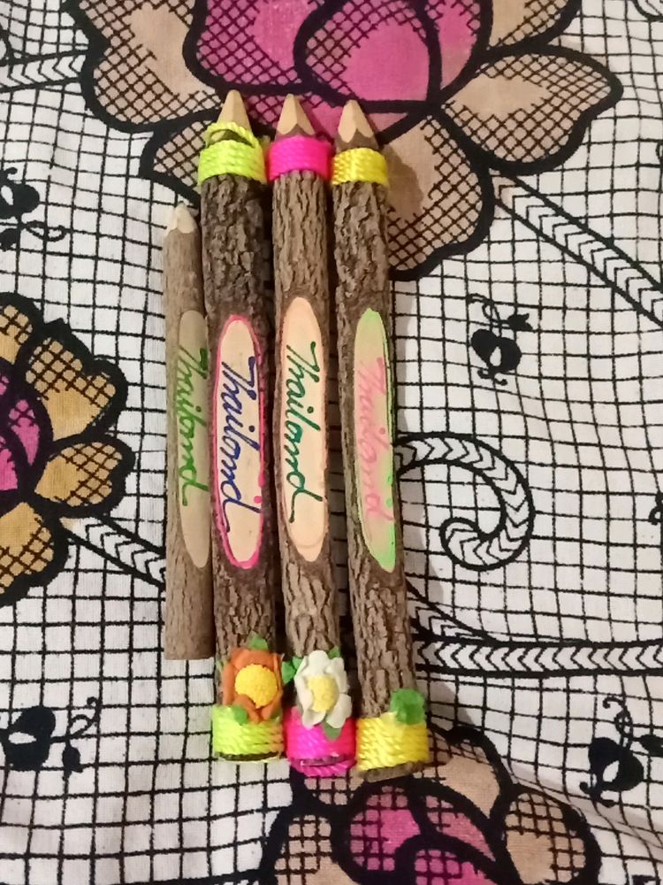 4 Wooden Colour Pencil