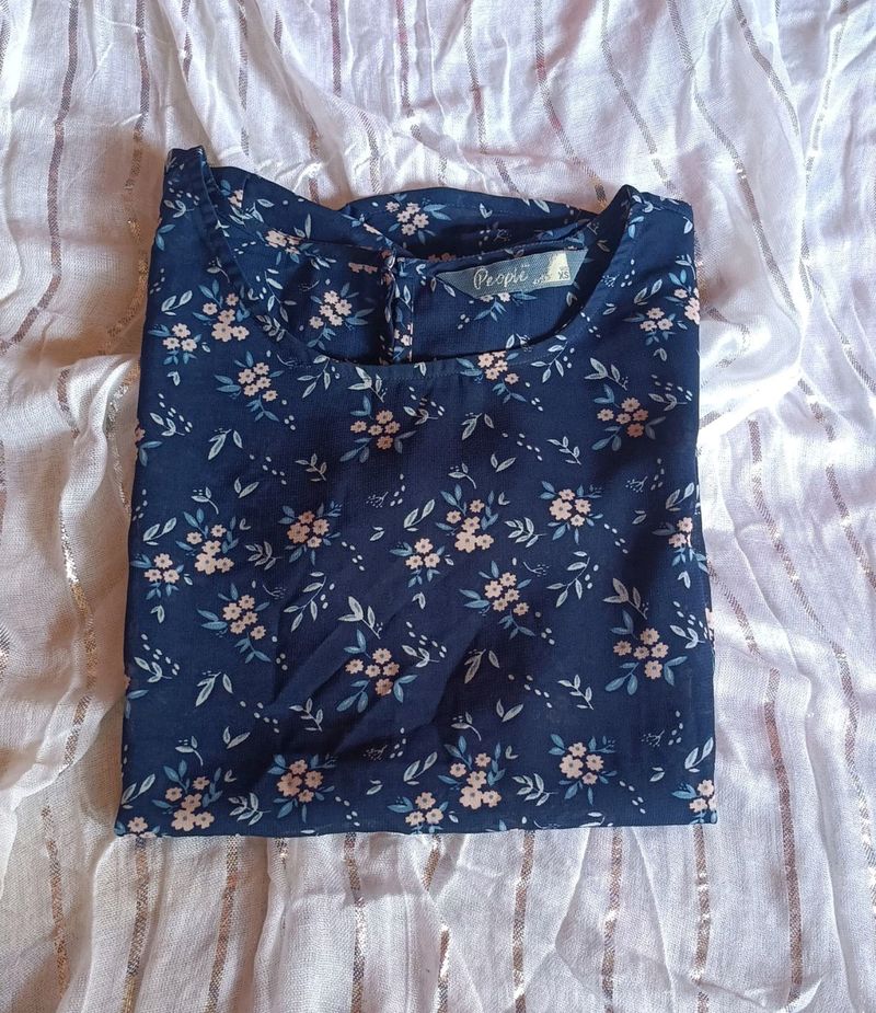 Floral Navy Blue Top🦋