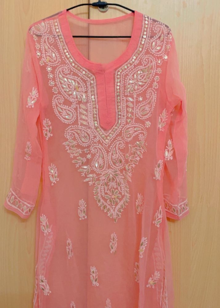 lucknowi chikankari kurti