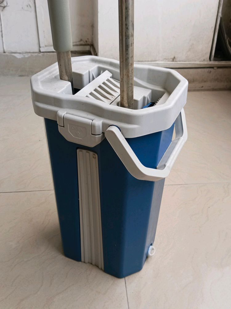 Plastic Mop with Bucket for Floor Cleaning