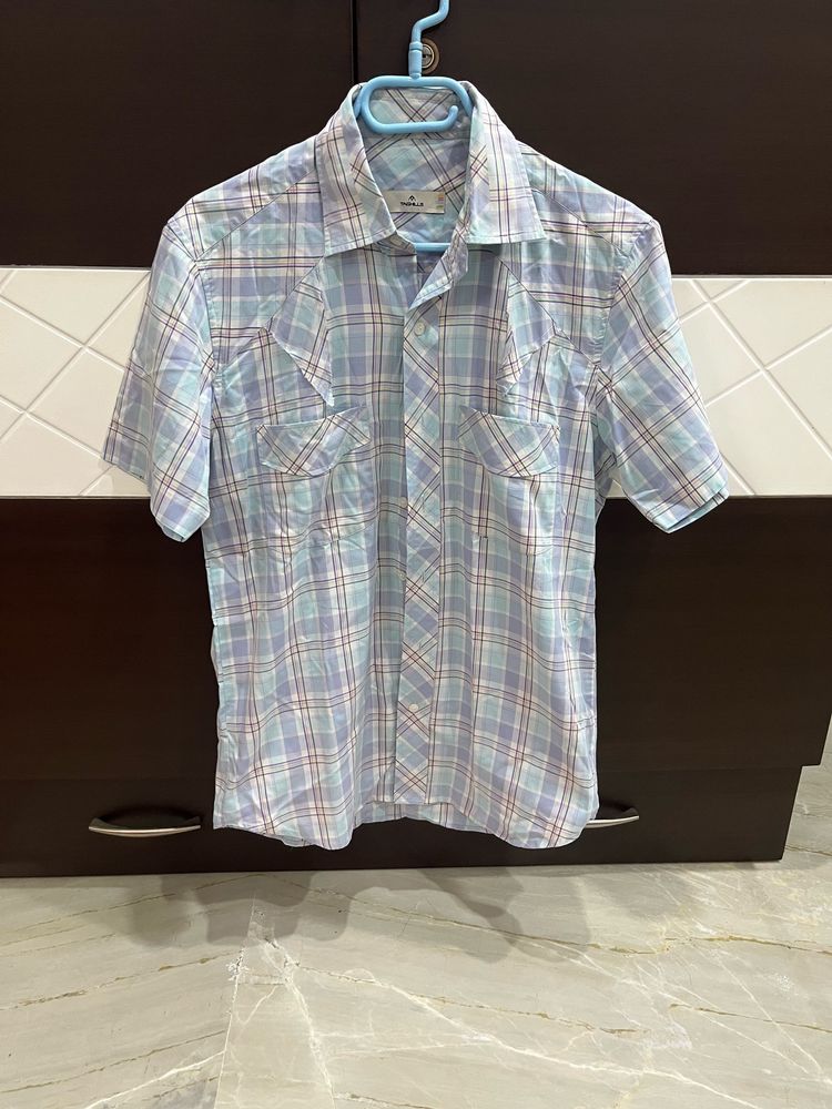 Half Sleeves Checks Shirt