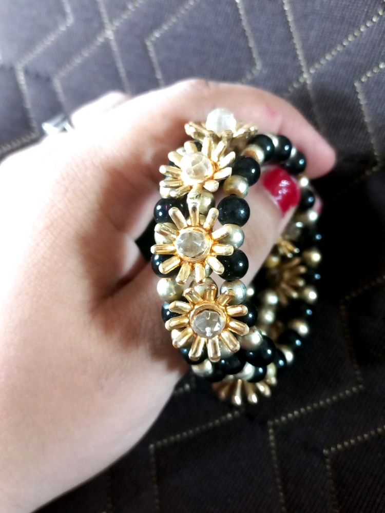 Golden And Black Flower Bead Bracelet