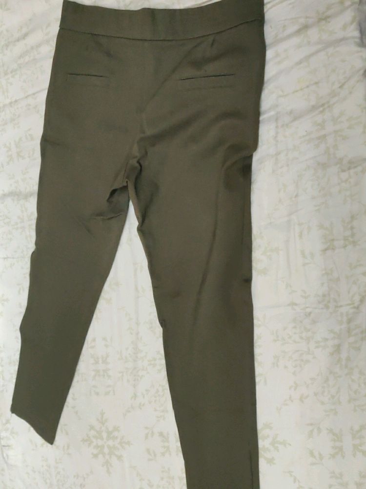 💋An OLIVE GREEN JEGGINGS IN XXL SIZE