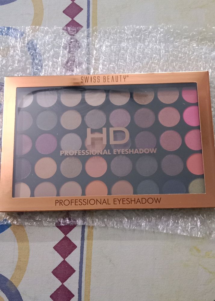 HD 40 Colour Professional Eyeshadow