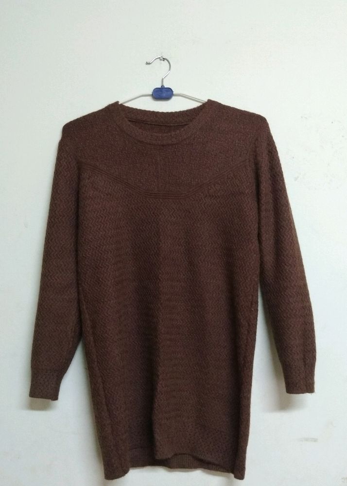 round neck knitted sweater