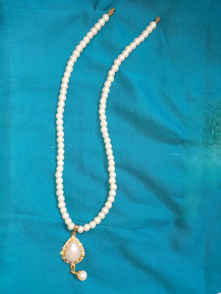 Pearl Pendant Necklace