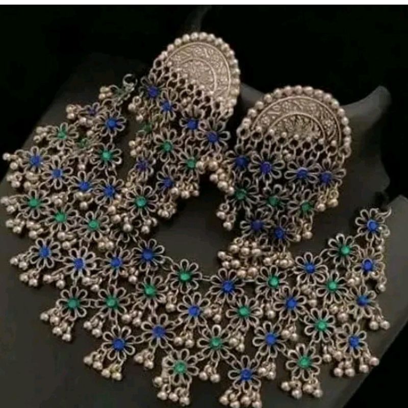 NECHLESS WITH EARRINGS SET