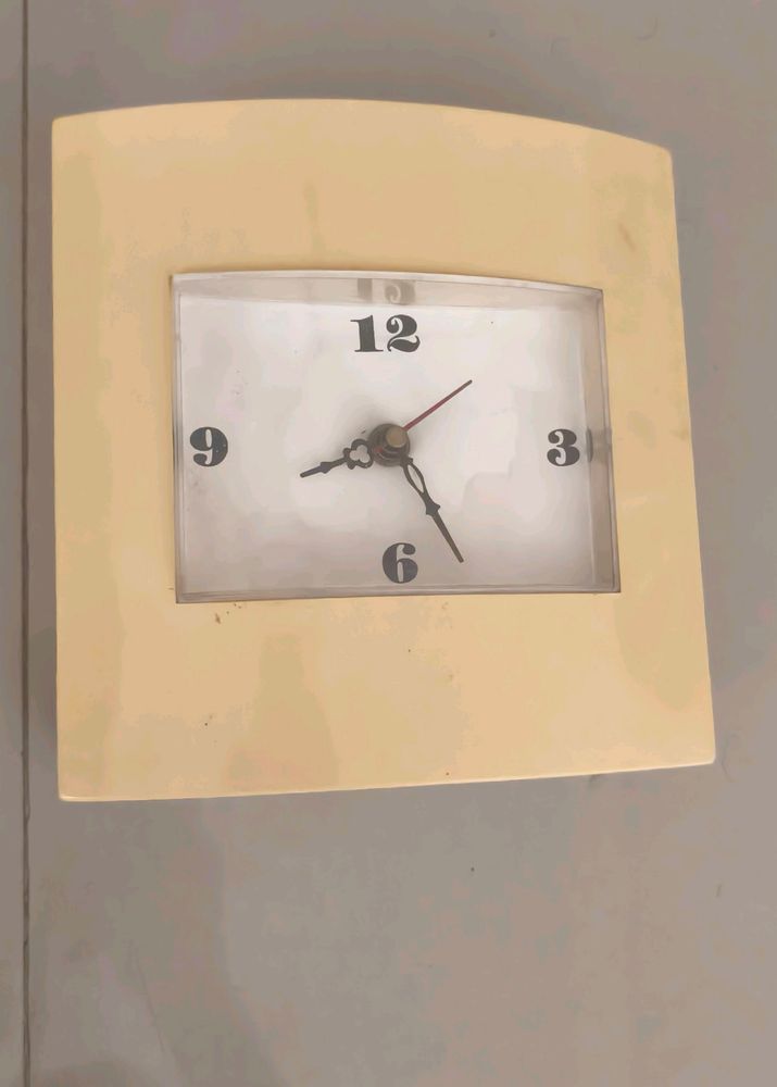 Wall Clock With Secret Storage