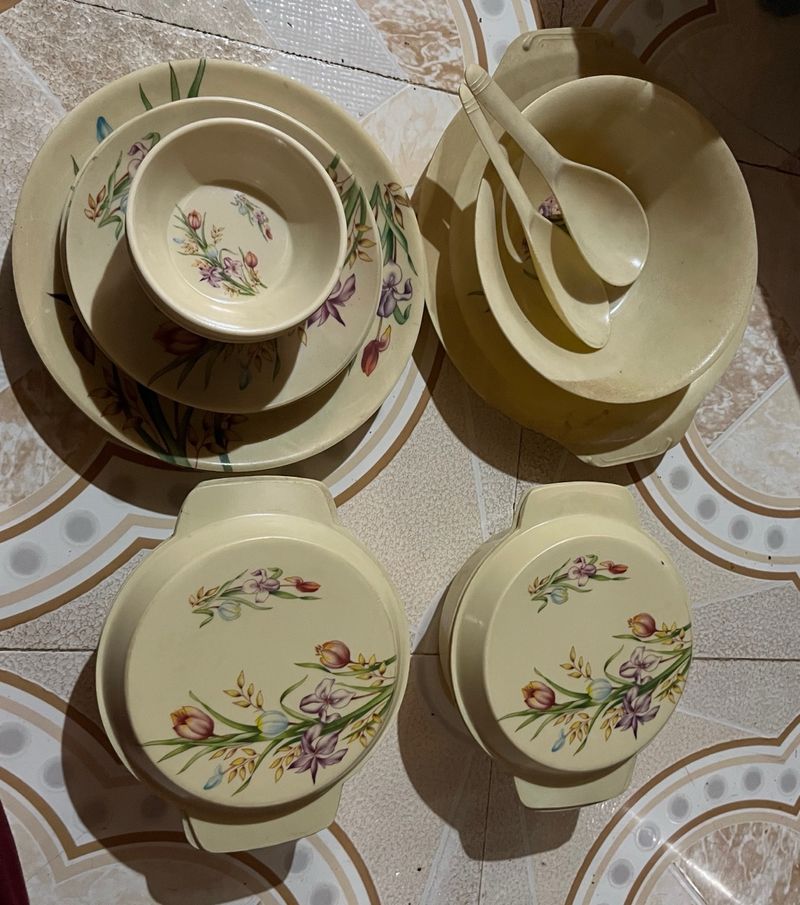 26-Piece Dinner Set