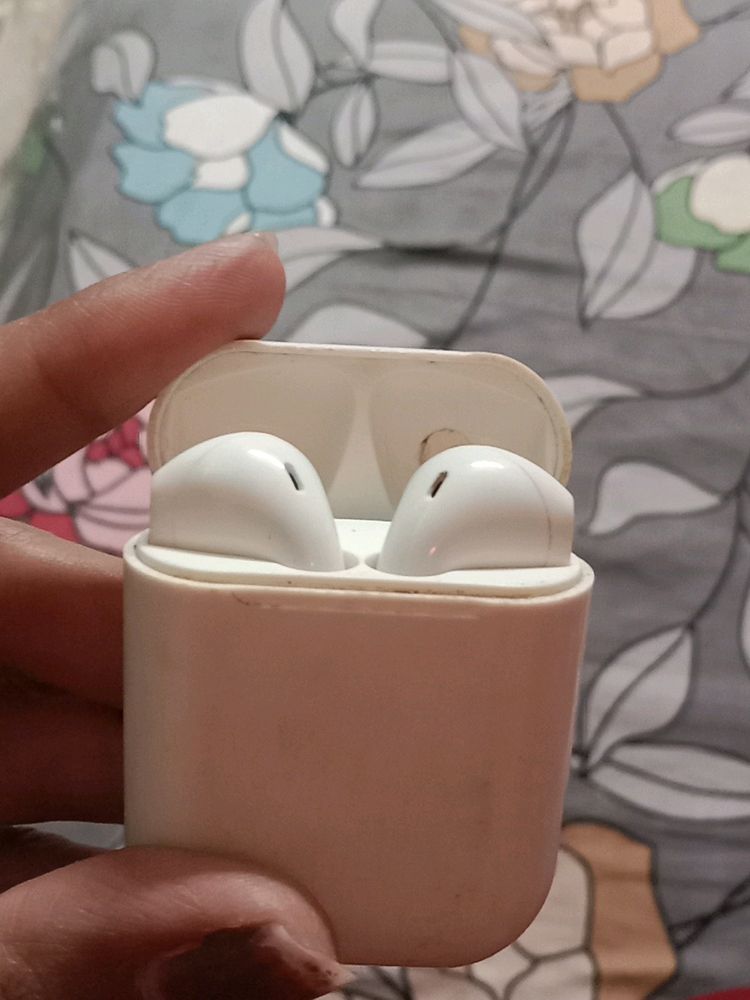 i12 Earbuds White