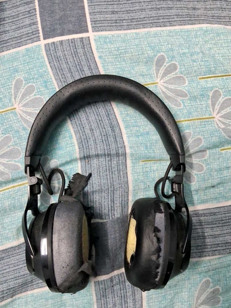 JBL Club BT700 On Ear Headphones