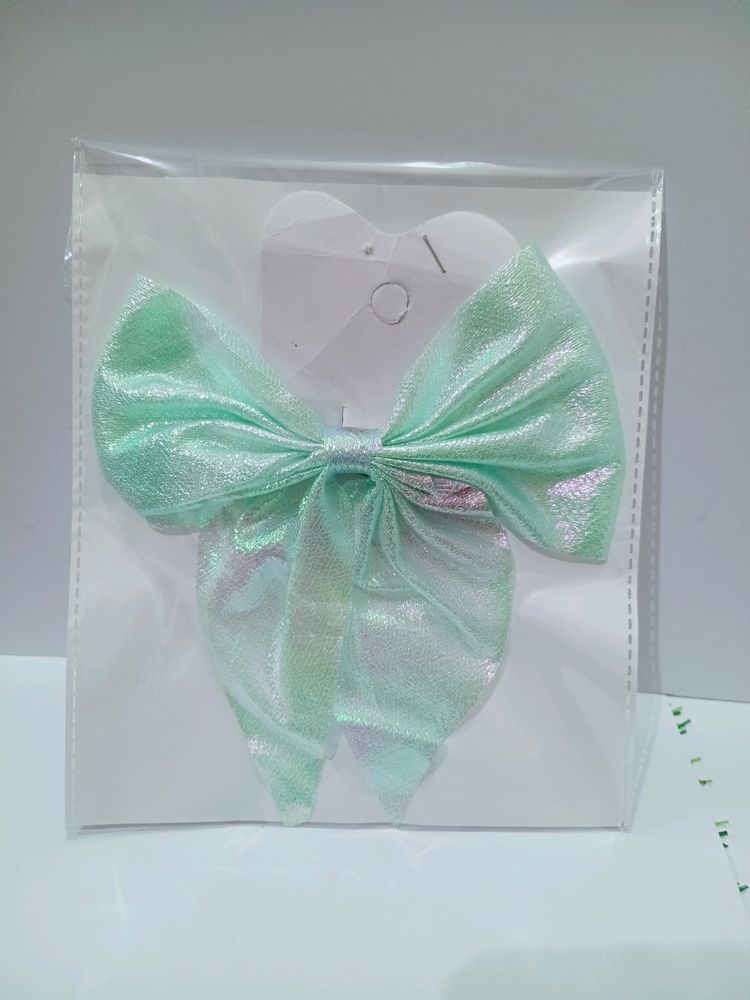 Shimmer Hair Bow Cilip