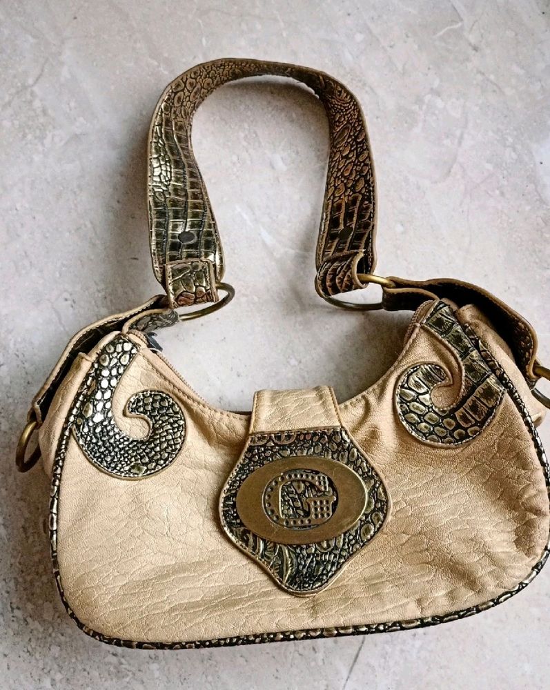 GUESS Brand  Vintage Bag