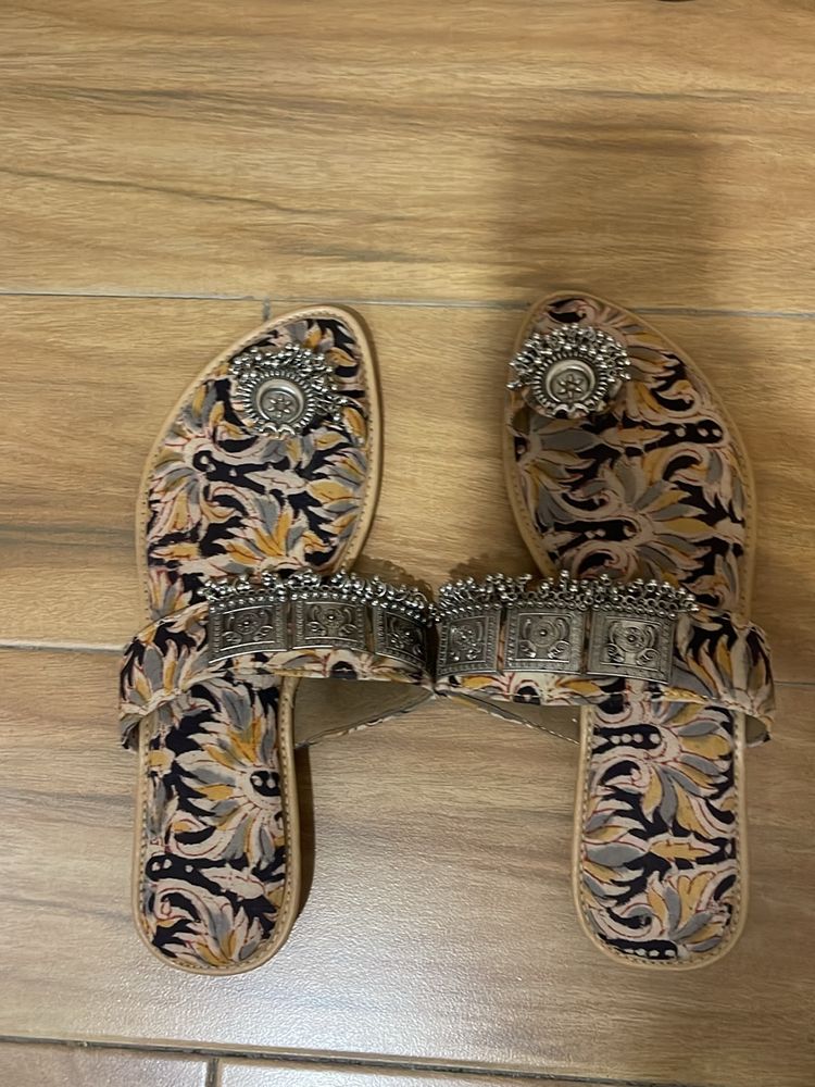 jhumki traditional sandals